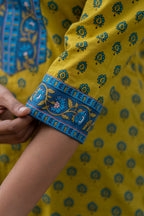 Green Barik Butti Printed Cotton Kurta Bada Boota