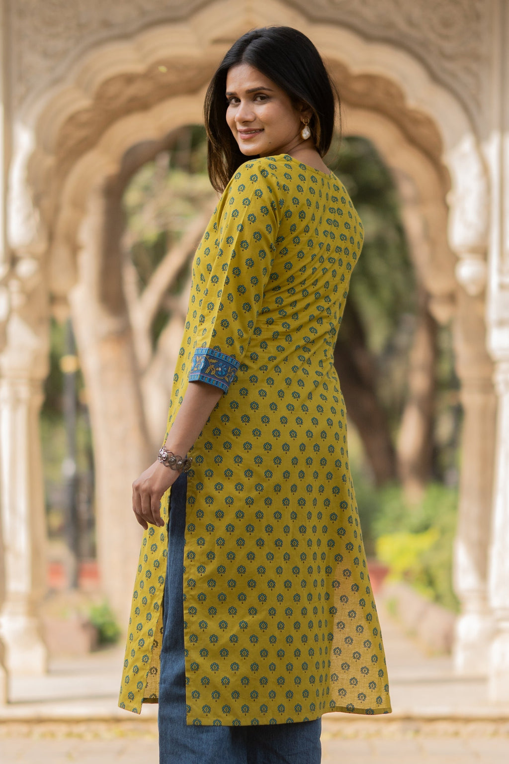 Green Barik Butti Printed Cotton Kurta Bada Boota