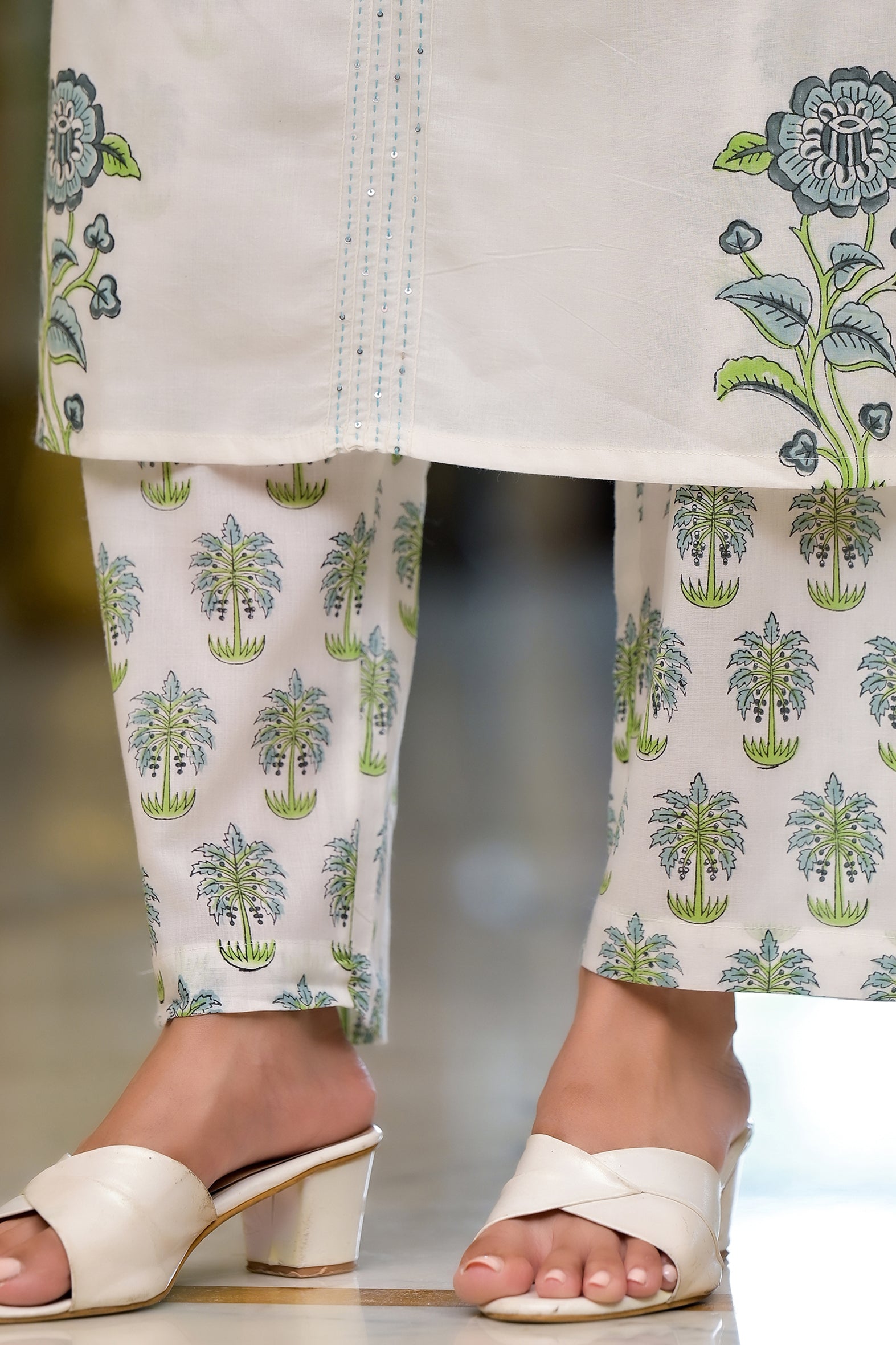 White Cotton Mughal Block Printed Kurta Pant Set With Dupatta Bada Boota