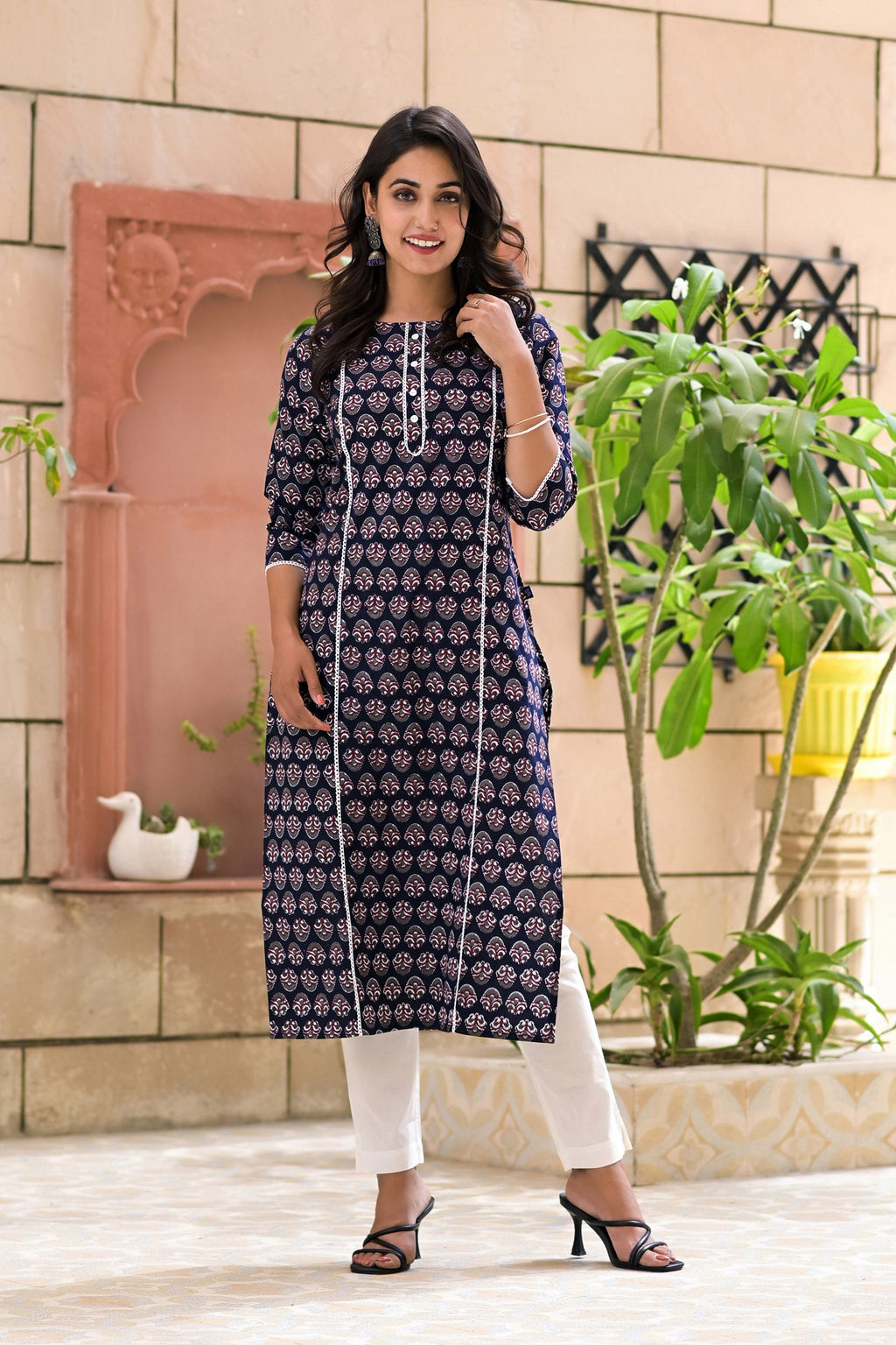 Black Cotton Printed Straight Kurta With Pants- Set of 2 Bada Boota