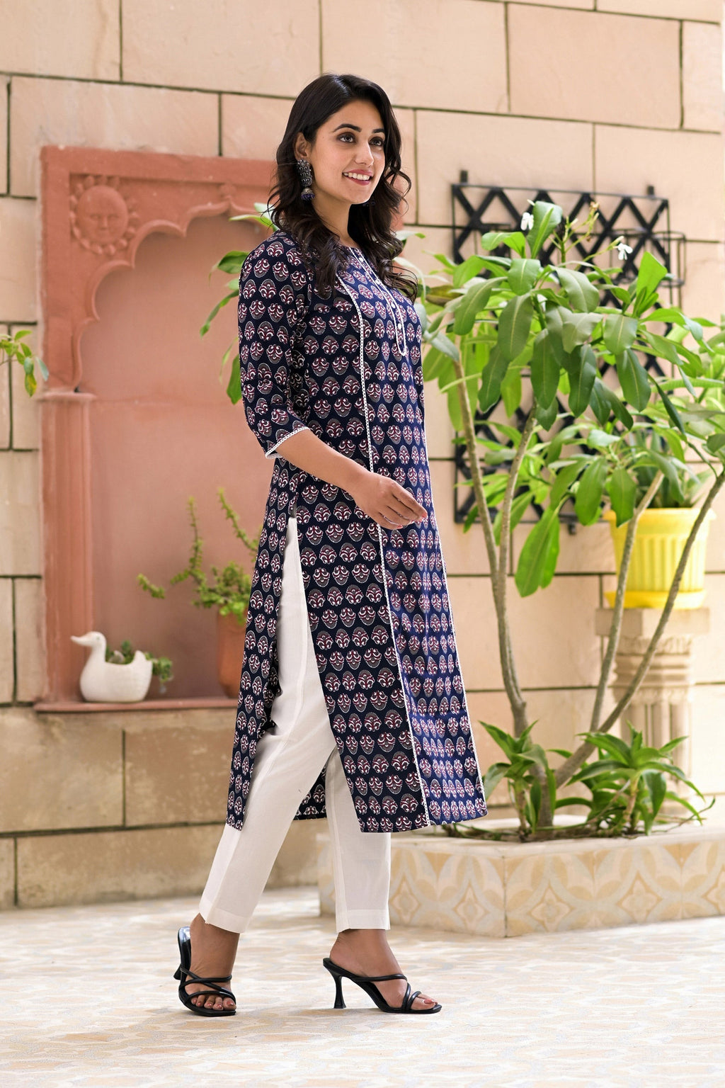 Black Cotton Printed Straight Kurta With Pants- Set of 2 Bada Boota