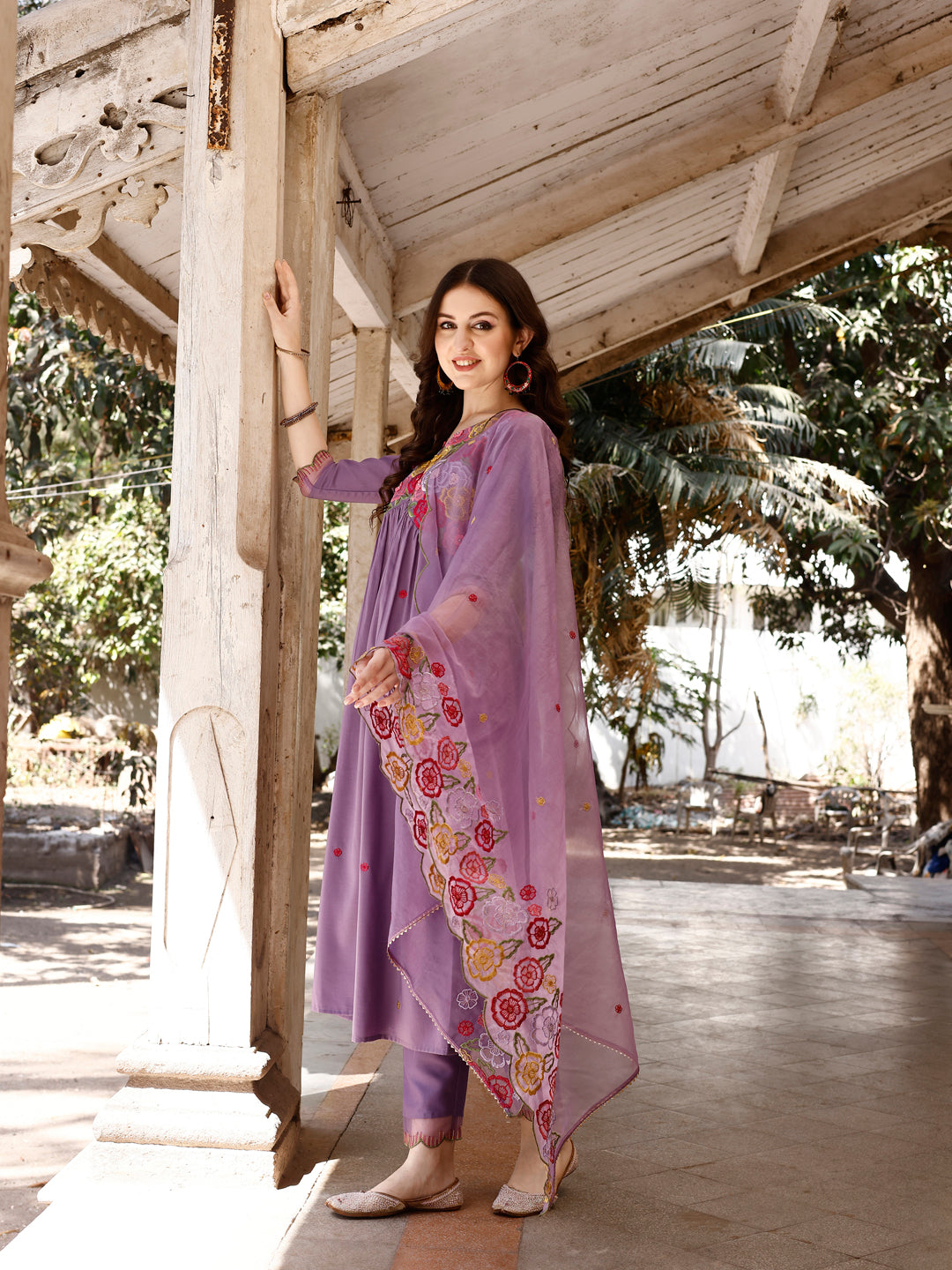 Alia Cut Hand Embroidered & Floral Embroidered Kurta with Pant & Organza Embroidered Dupatta (L:avender) Hiralal Fashion