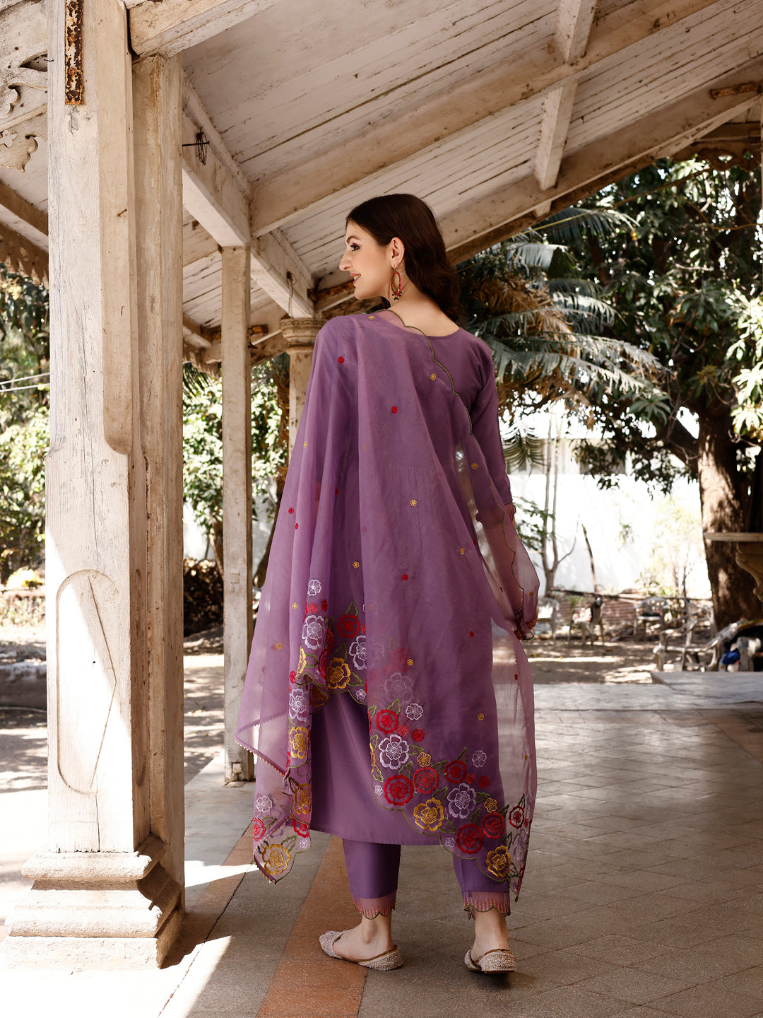 Alia Cut Hand Embroidered & Floral Embroidered Kurta with Pant & Organza Embroidered Dupatta (L:avender) Hiralal Fashion